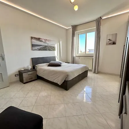 Lmhouse *